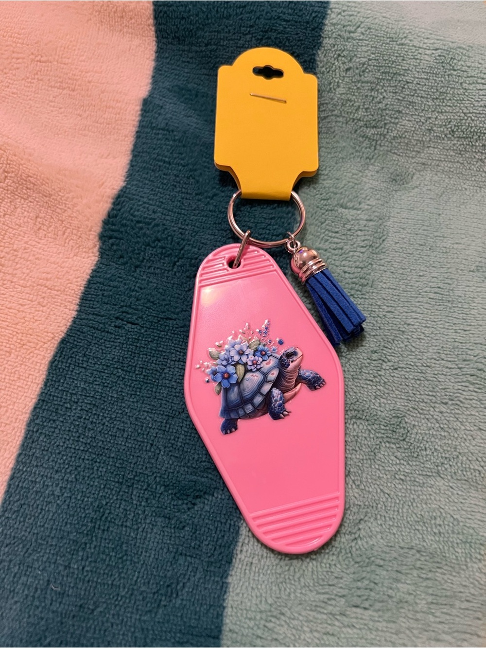 Floral Turtle Keychain 🌺 - Picture 2 of 3